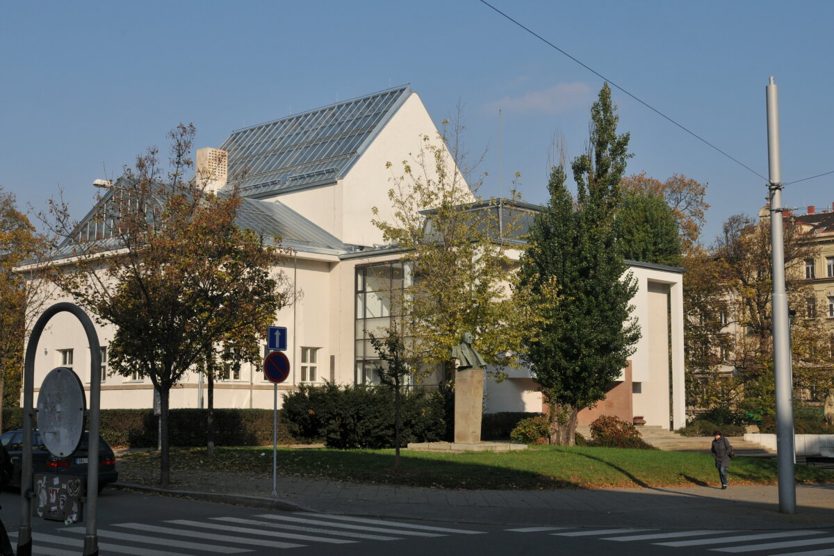 Tarnovski, Zahálková: PŘESLECHY